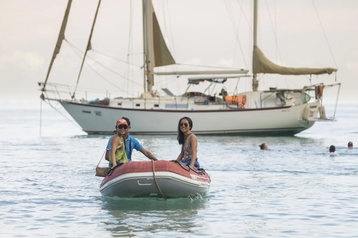 Half-day cruise (4h) — 44ft Custom Build