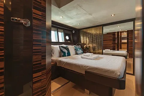  Gucci | 58ft Cranchi Yachts | Phuket