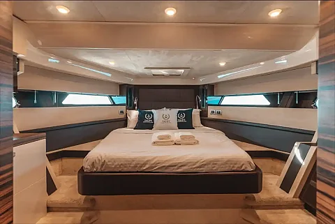  Gucci | 58ft Cranchi Yachts | Phuket