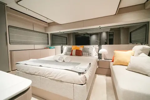  Crémant | 58ft Ferretti | Phuket
