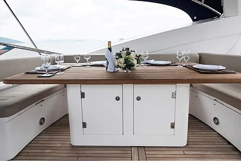  DeLuxe | 90ft Sunseeker | Phuket