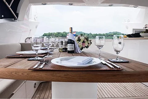  DeLuxe | 90ft Sunseeker | Phuket