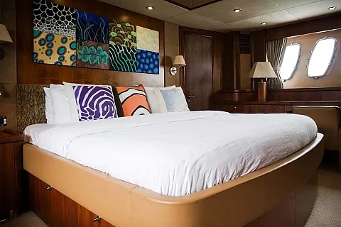  DeLuxe | 90ft Sunseeker | Phuket