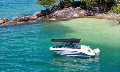 Grand prix — 27ft Sea Ray Private Speedboat Charter Phuket